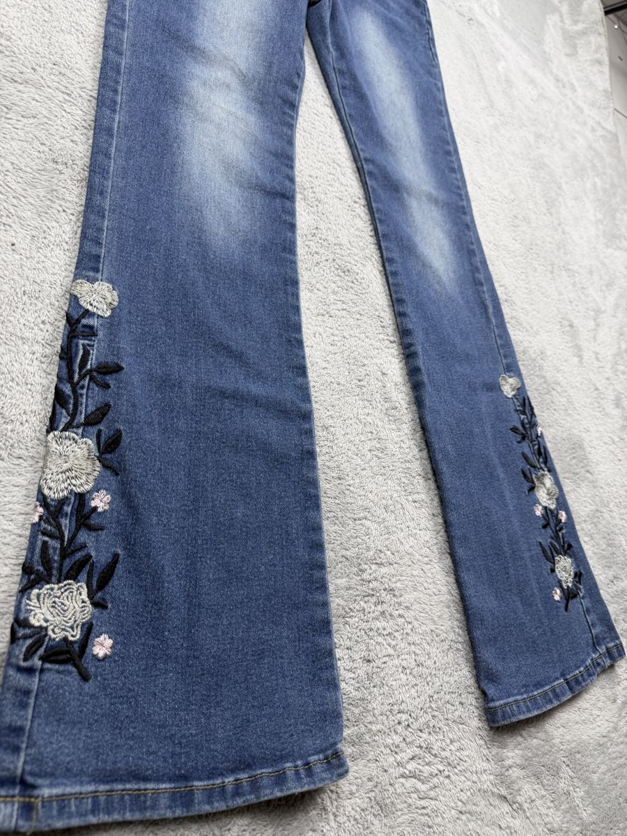 Jeans: Y2k style bootcut jeans with flowers – Usato da Erlinsbach SO venduto da TogaResell 2