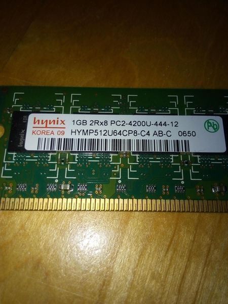 Memory / RAM: 1 GB hynix PC2-4200U-444-12 – Gebraucht aus Zürich von Zurich 3