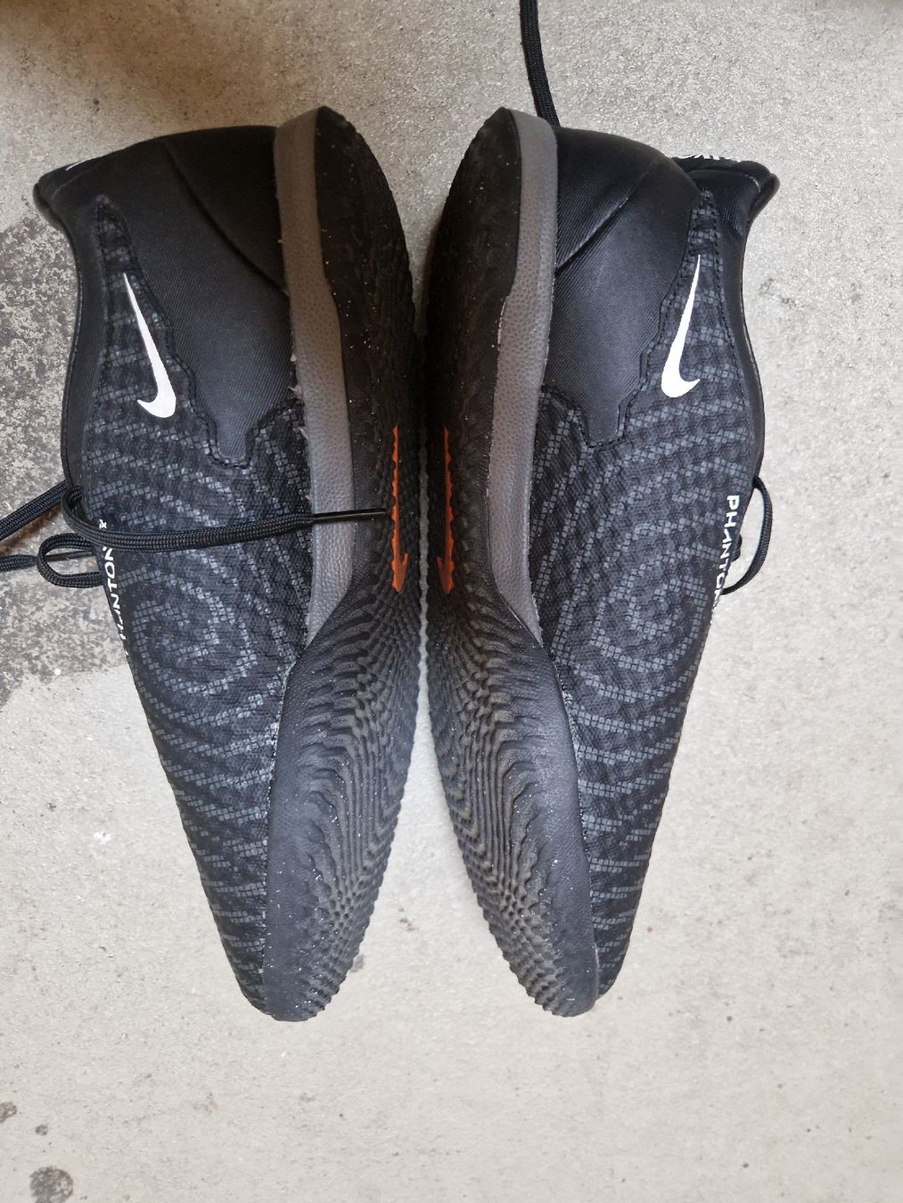 Scarpe da uomo: Nike Phantom Hallenschuh Grösse 40.5  – Usato da Zürich venduto da Ischhaltso16 1