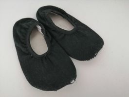 Turnschläppli Grösse 24 schwarz