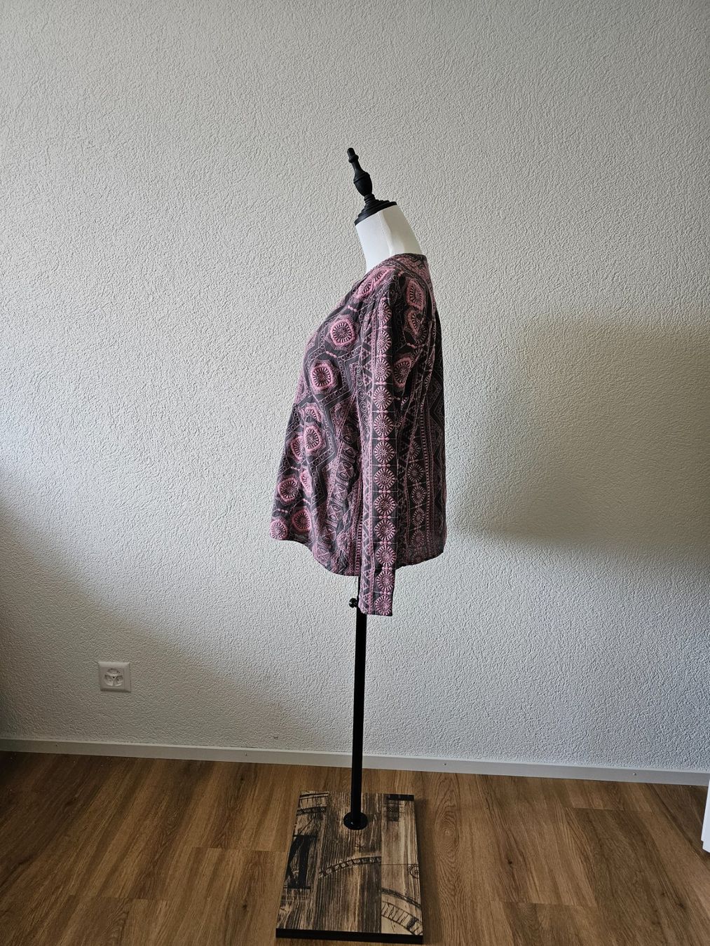 Odd Molly Camicette: Odd Molly Bluse Bio-Baumwolle Print Grau/Rosa Gr. S – Usato da Emmen venduto da Tumanovr 3