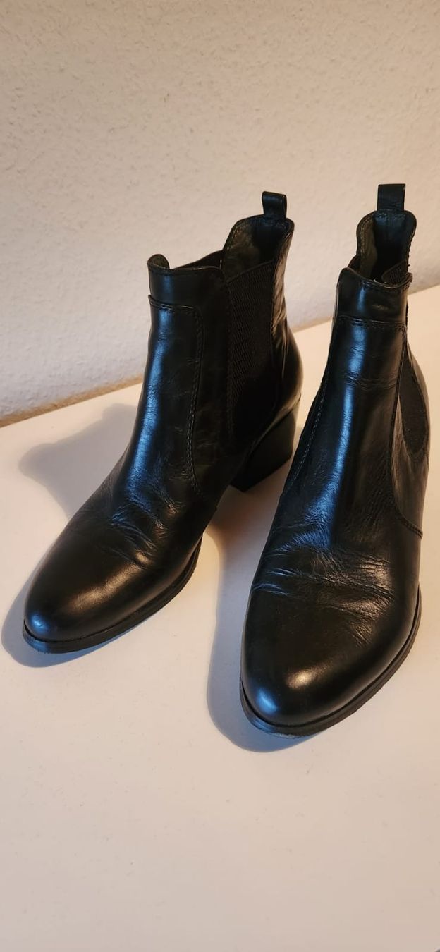 Scarpe da donna: Neuwertige Leder Stiefeletten, Grösse 40 – Usato da Zürich venduto da Stephs13
