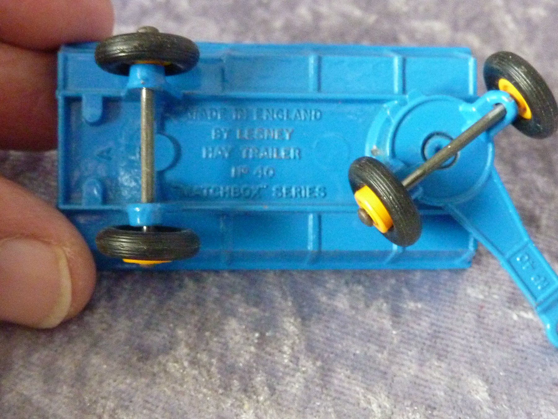 Matchbox Modellini d'auto: Ford Tractor mit Anhänger 1:64 – Usato da Dürrenäsch venduto da Cobra1ch 4