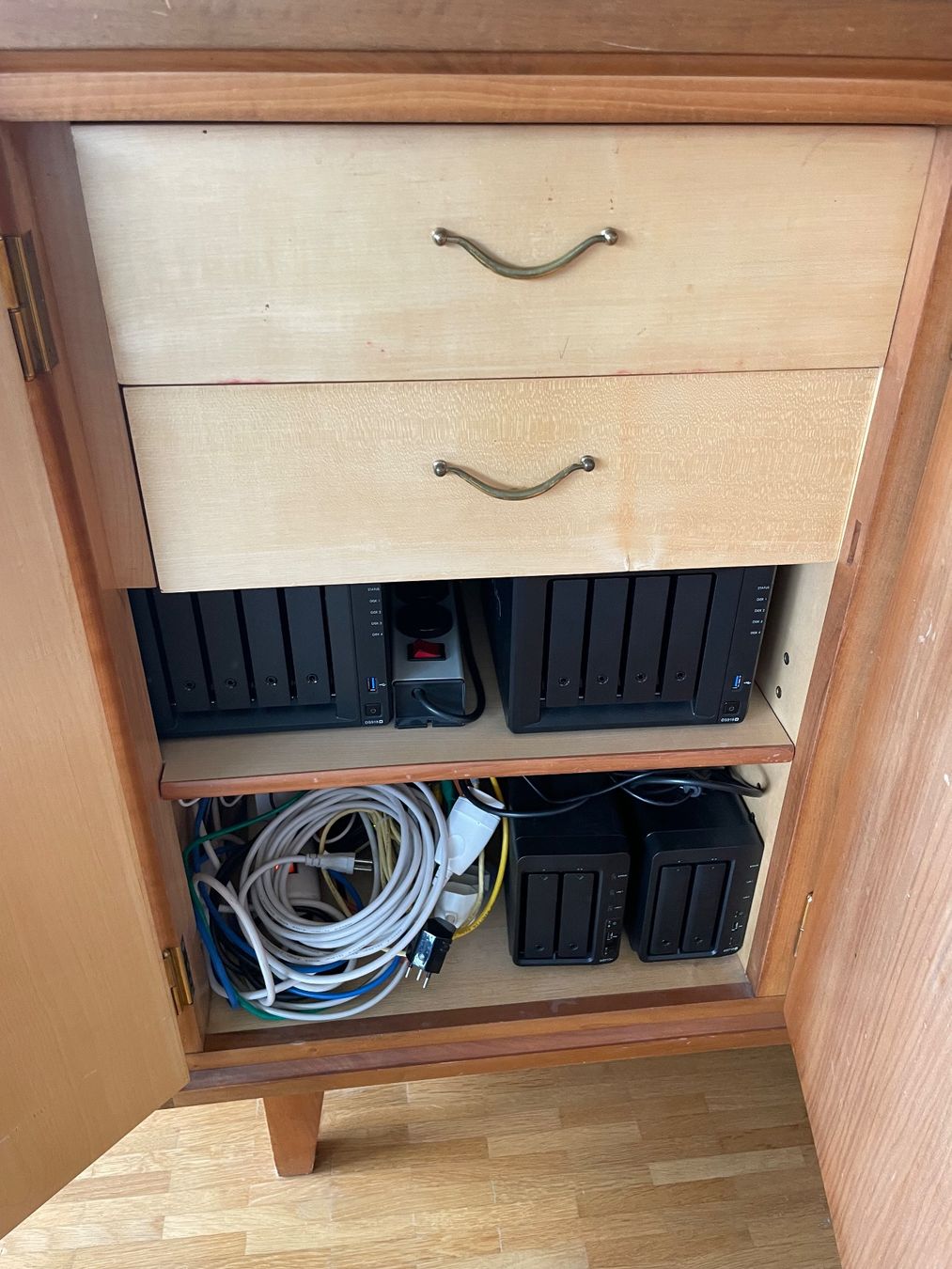 Cassettiere: Vintage Sideboard – Usato da Zürich venduto da LenaHoe 4
