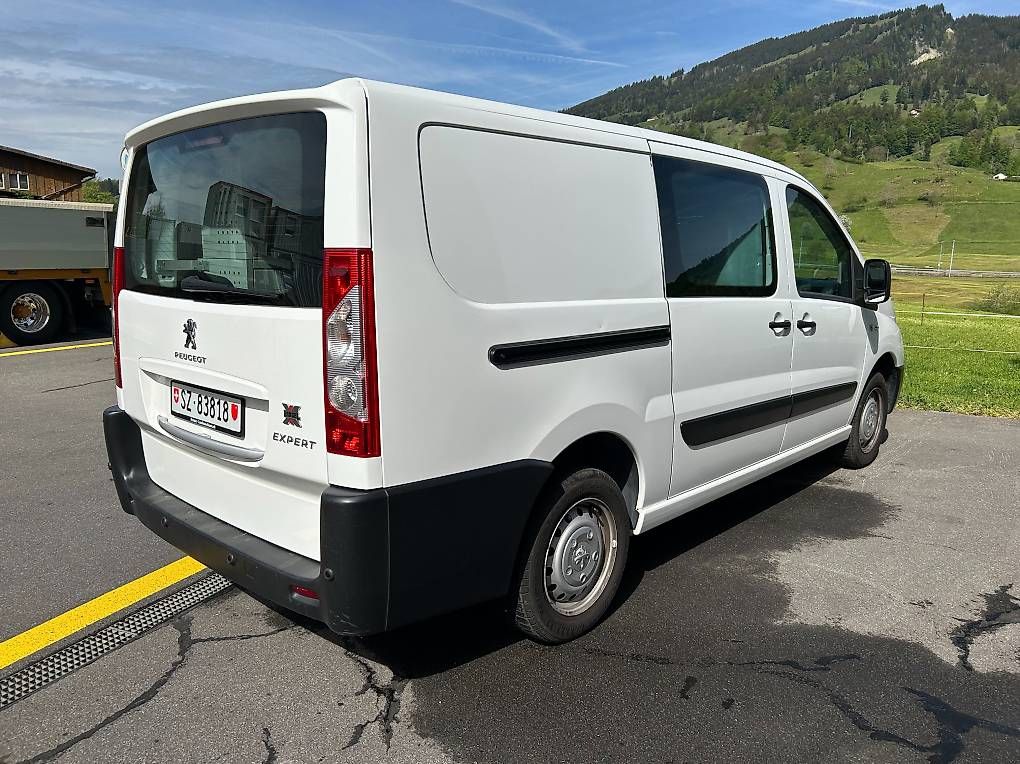 Peugeot Nutzfahrzeuge: Peugeot-Dangel Expert 4x4 – Gebraucht aus Sattel von ZetorCabrio 1