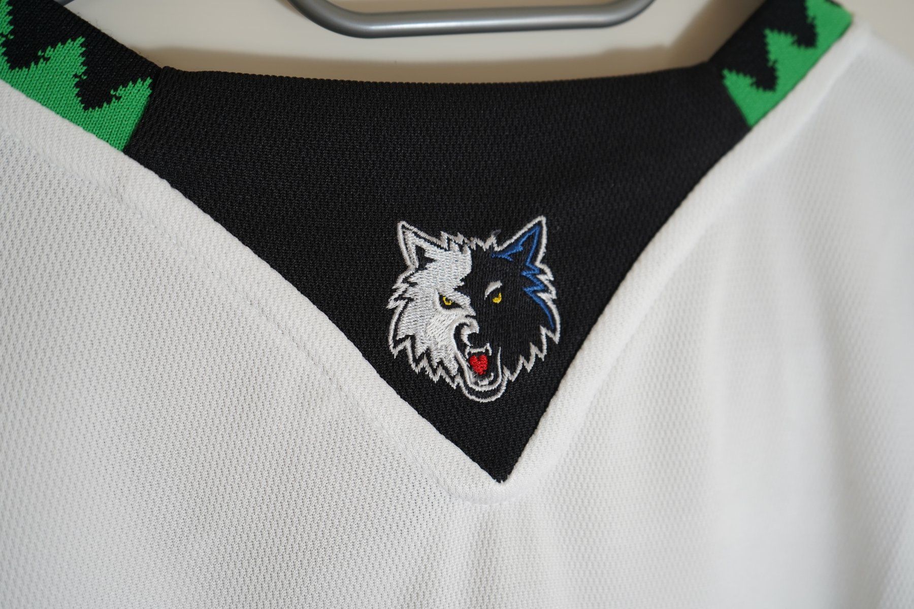 Adidas Canottiere & Pantaloni: Minnesota Timberwolves Trikot Vintage – Nuovo (secondo la descrizione) da Sörenberg venduto da bol_8lfr 3