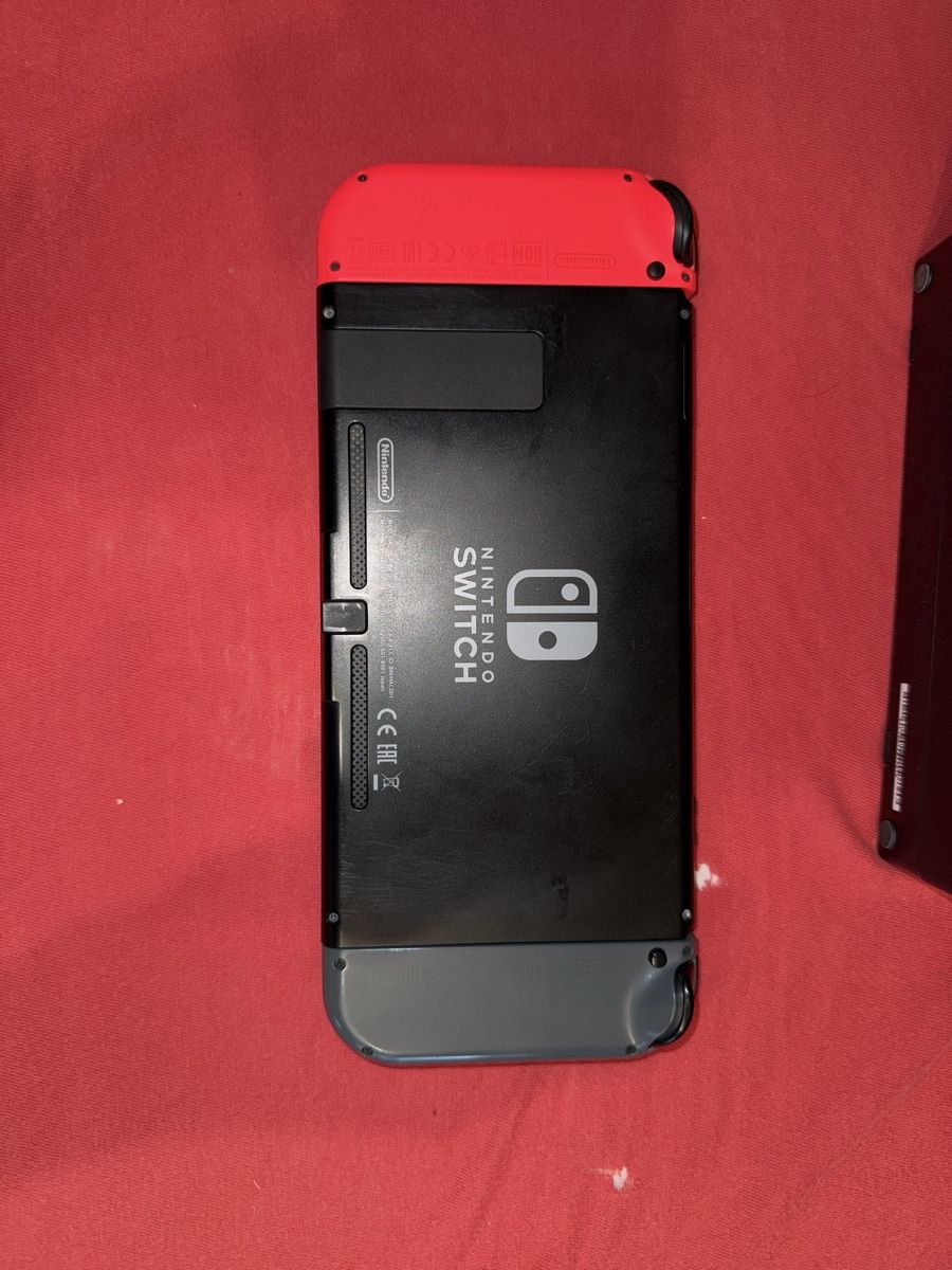 Nintendo Console: Nintendo Switch mit Pro Controller – Usato da Elsau venduto da dan_655r 1