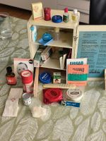 Puppen-Apotheke mit diversen Artikeln guter Zustand