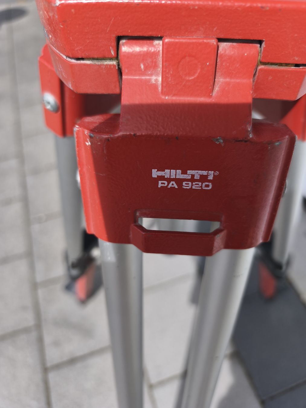 Hilti Tutti gli attrezzi: Hilti Stativ gebraucht – Usato da Recherswil venduto da Sruscha58 1