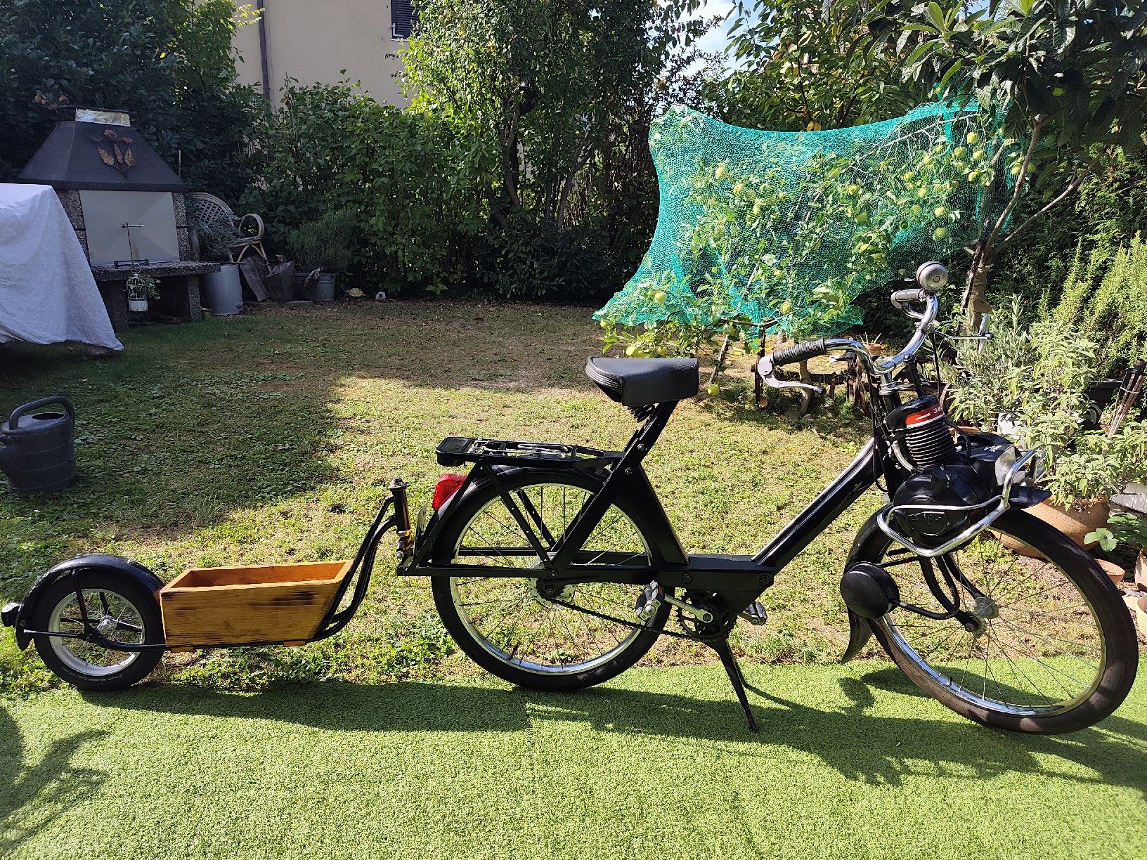 Solex Mofas: Velosolex Solex 3800 Mofa mit Anhänger – Gebraucht aus Aesch BL von Refurber 1