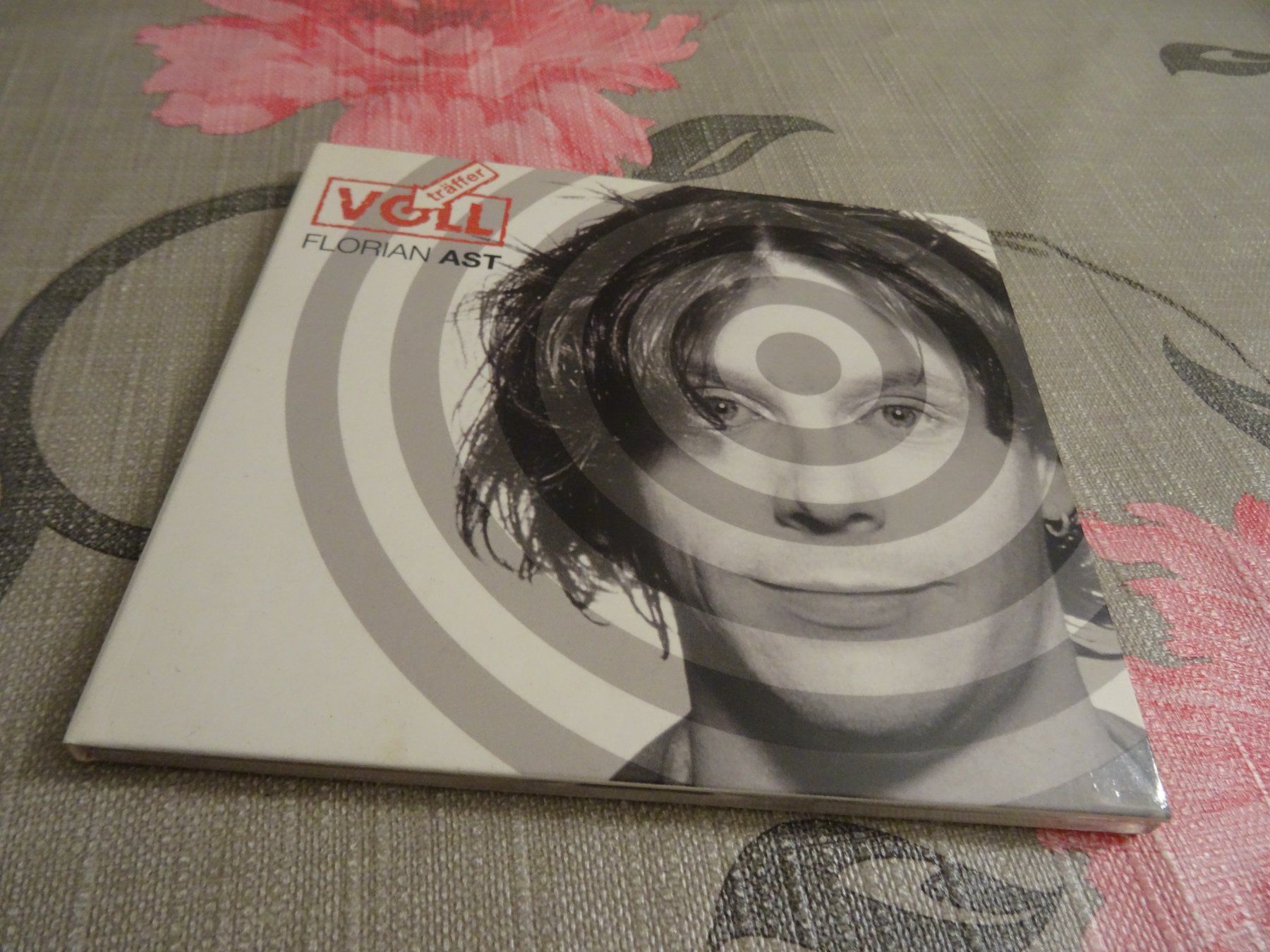 CD: Florian Ast - Voll Träffer CD - – Usato da Olten venduto da Disc-Ausverkauf