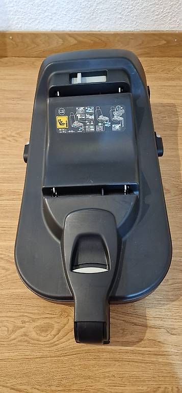 Seggiolini per auto: Maxi Cosi Babyschale Cabriofix + Isofix-Basis – Usato da Emmen venduto da gabic01 3