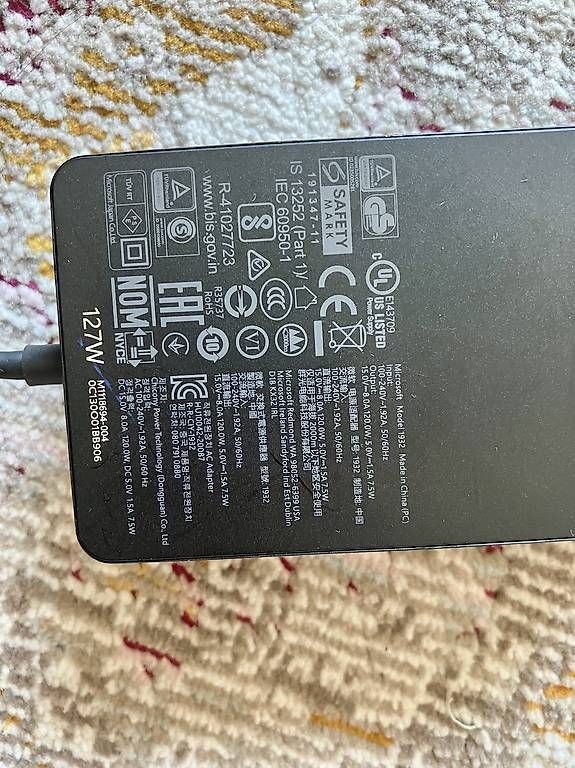 Microsoft Ladegerät: Microsoft Surface 127W Netzteil – Gebraucht aus Regensdorf von student87 2