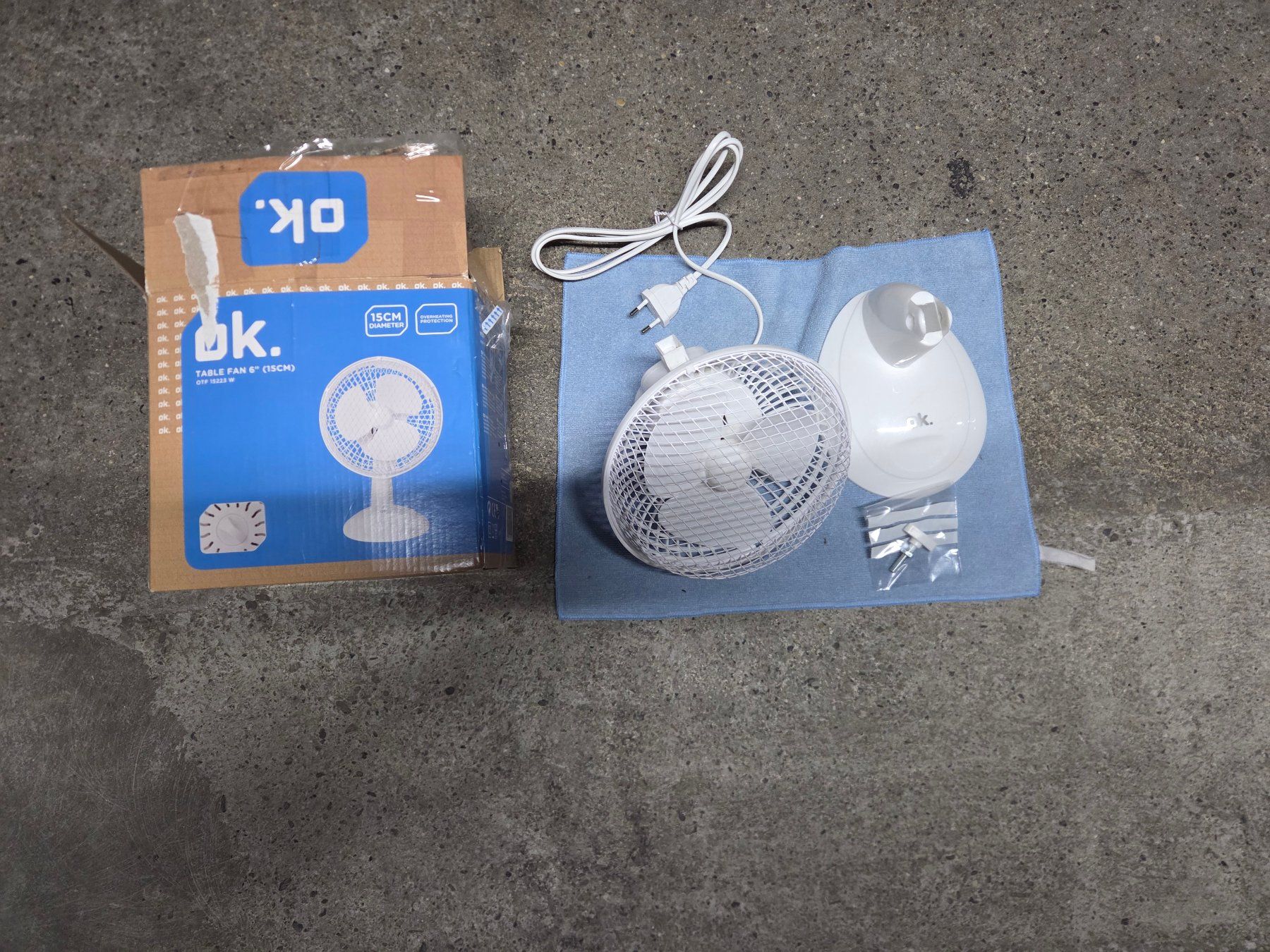 Ventilatori: Ventilateur de table - 15 cm - deux vitesses – Usato da Onex venduto da Fifane