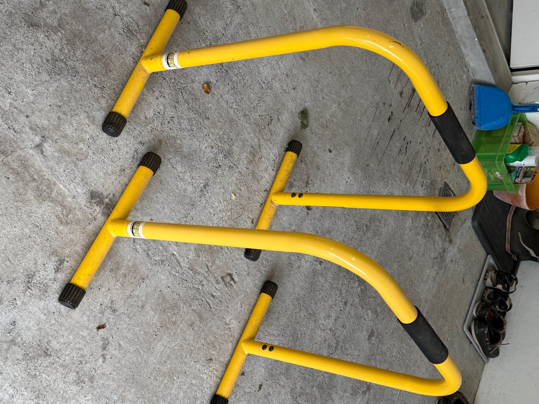 Hometrainer: Squat Rack - inkl Bank und Hanteln – Usato da Stäfa venduto da osc_czc7 1