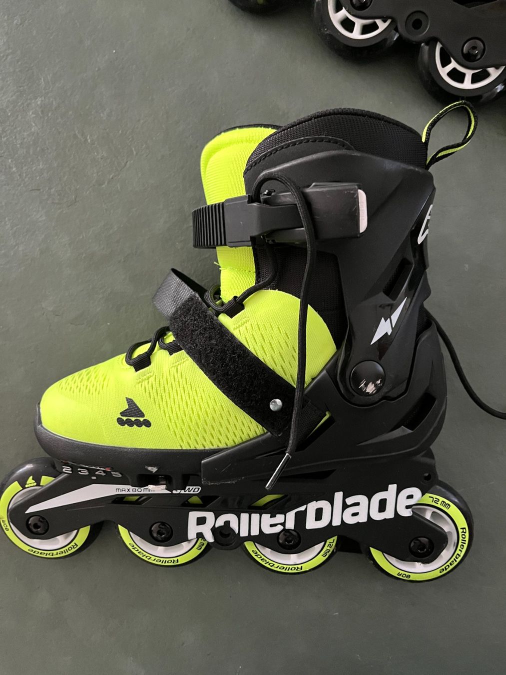 Pattini in linea & Pattini a rotelle: Rollerblades Microblades 33-36,5 – Usato da Lützelflüh-Goldb venduto da Fresu8 4