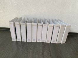 11 Ordner oder Ringbücher 