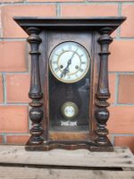 alte Wanduhr