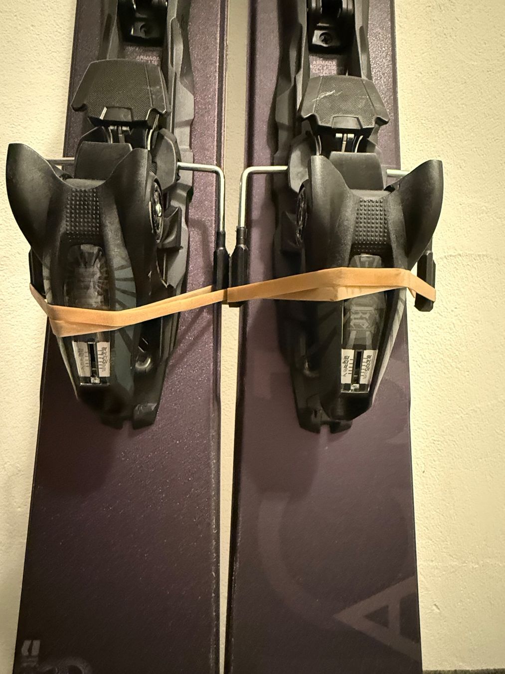 Armada Sci: Armada Ski mit Marker Bindung Top Zustand – Usato da Celerina / Schlarigna venduto da sol_and_art 3