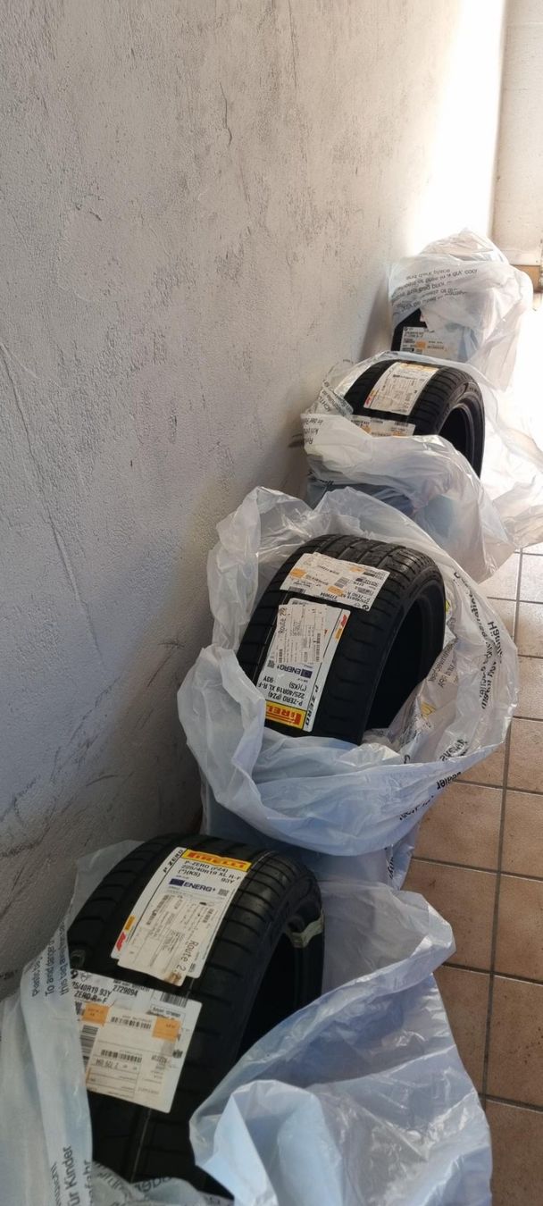 Pirelli Pneumatici & Ruote complete: Brandneue Pirelli Sommerpneus – Nuovo e nell'imballaggio originale da Eggersriet venduto da Vaatzi 1