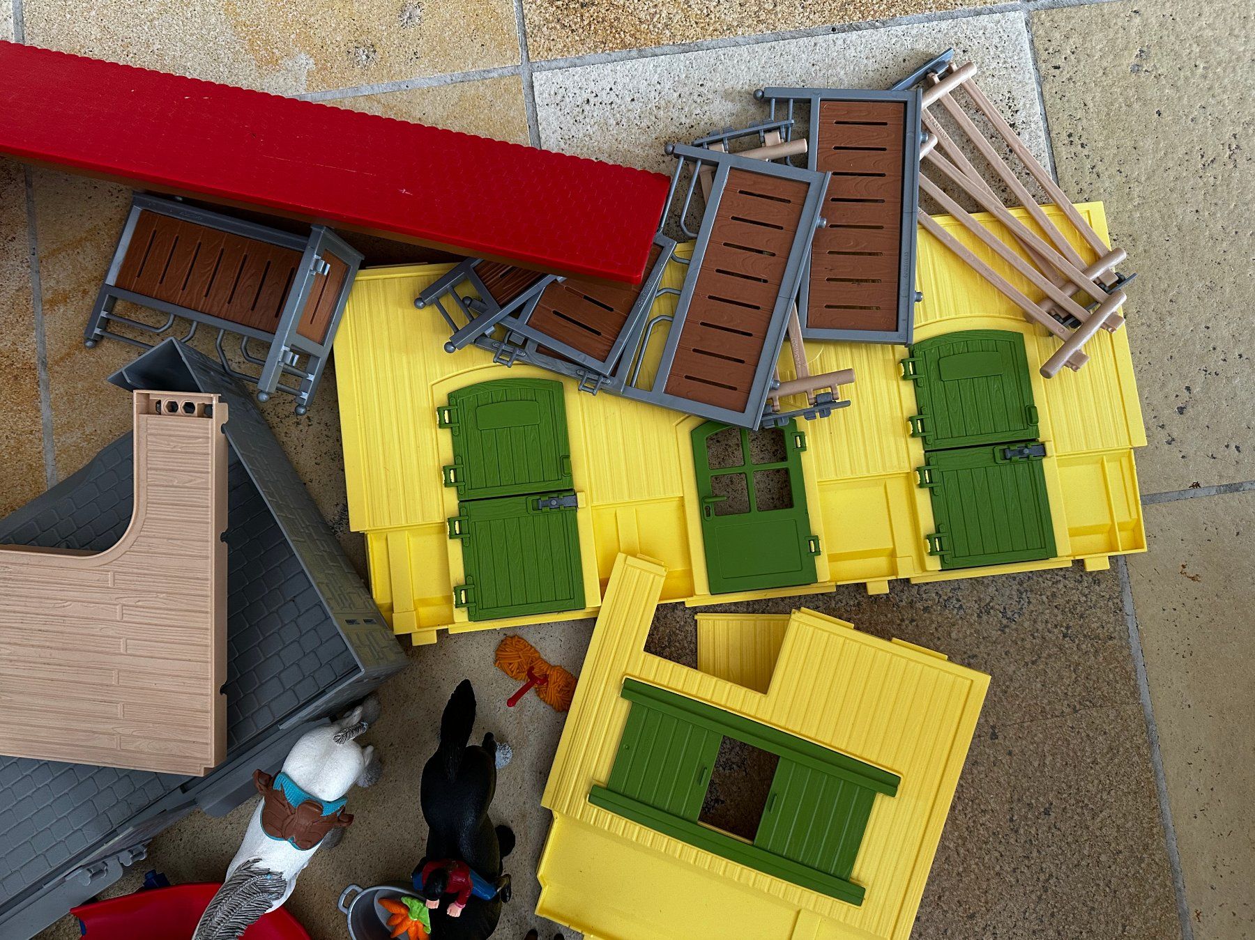 Schleich Spielzeuge: Schleich Bauernhof Pferdestall – Gebraucht aus Riedholz von Sendel 3