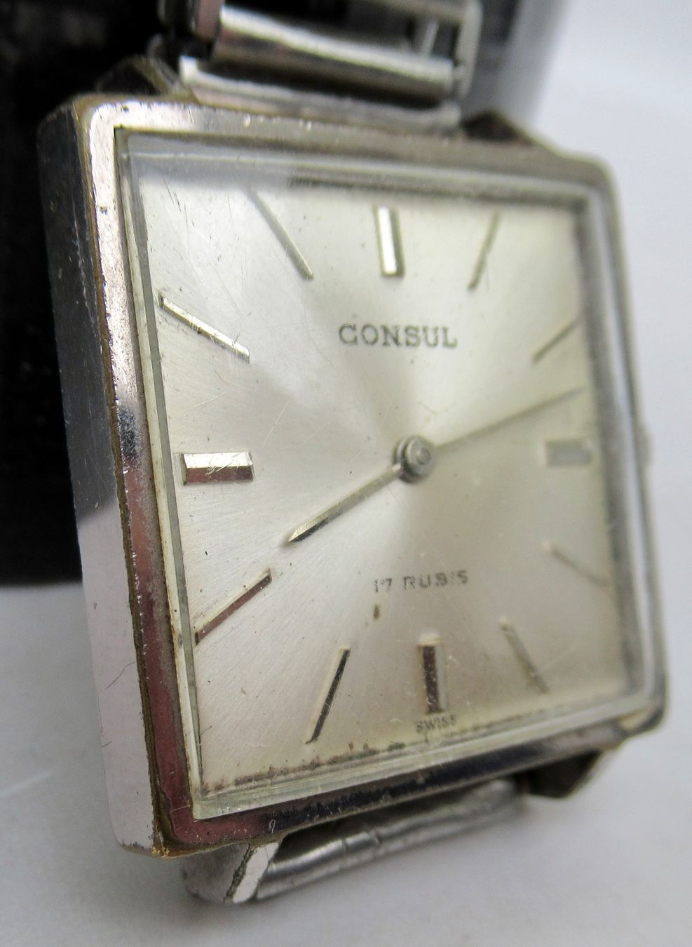 Orologi: Armbanduhr Consul – Usato da Bern venduto da Colligentes 2