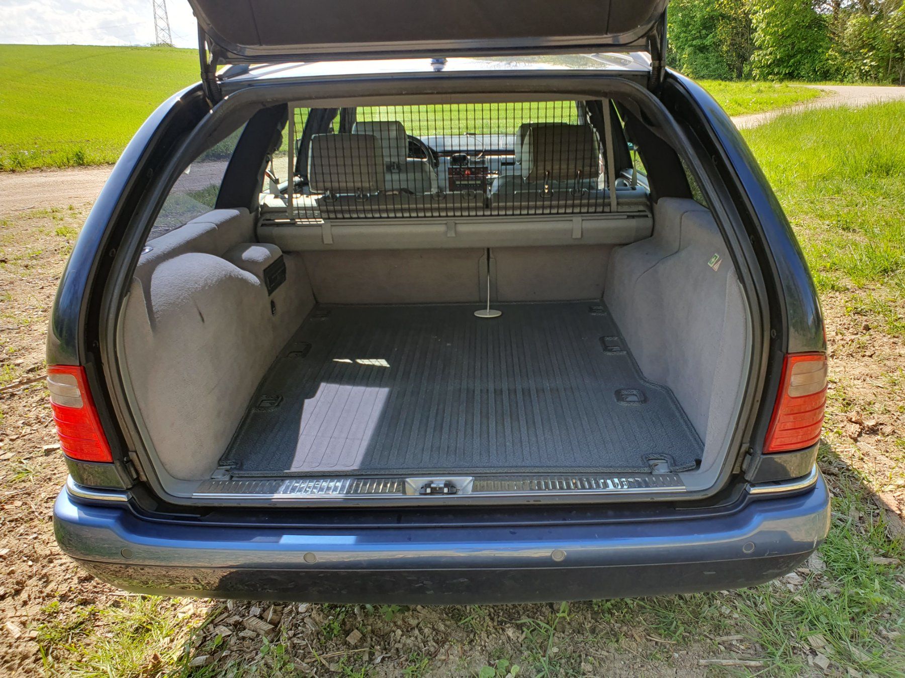 Mercedes-Benz Autos: Mercedes-benz E320 4Tm – Gebraucht aus Morges von mar_tx9s 9