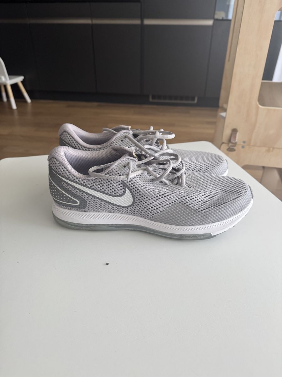 Nike Scarpe da uomo: Nike Sneaker – Nuovo (secondo la descrizione) da Wohlen AG venduto da Ar_gu