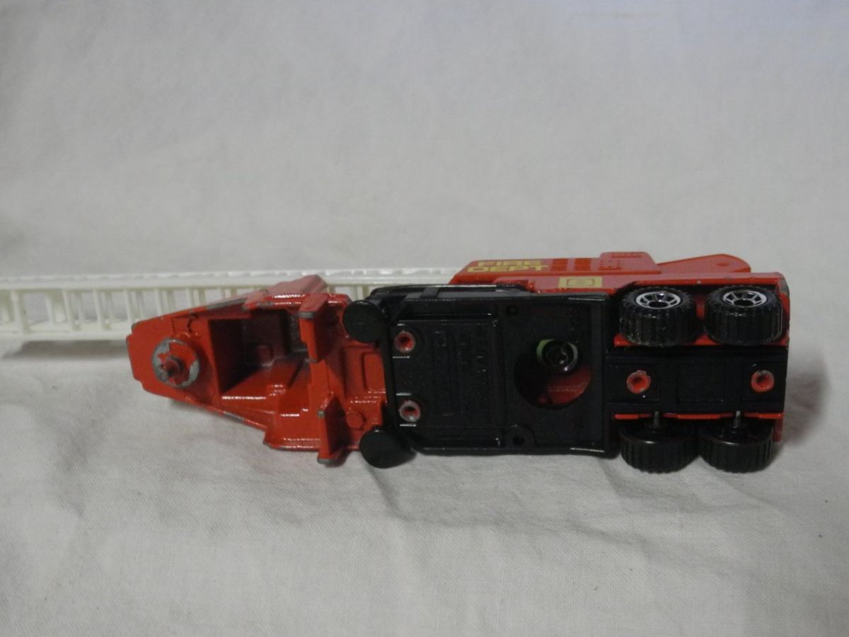 Matchbox Modellautos: MATCHBOX FEUERWEHR  ERSATZTEILSPENDER – Gebraucht aus Gurtnellen von Murmeli99 4