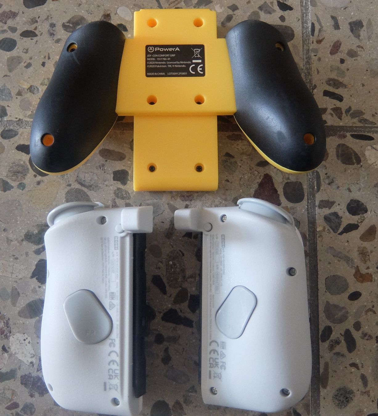 Nintendo Manettes: Pokémon Edition Nintendo Switch Controller Set – D'occasion à Basel par Elektronik_Markt 1