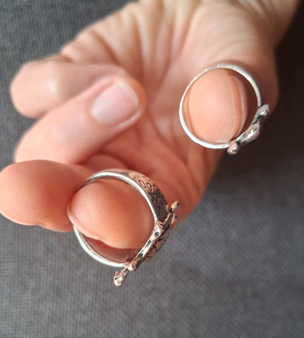Sonstiger Schmuck: 2 Ringe Schildkröten Design silberfarben NEU – Neu und originalverpackt aus Wald ZH von e8e 6