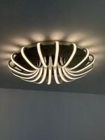 Grosse moderne LED-Deckenleuchte in Blumenform – Weiss
