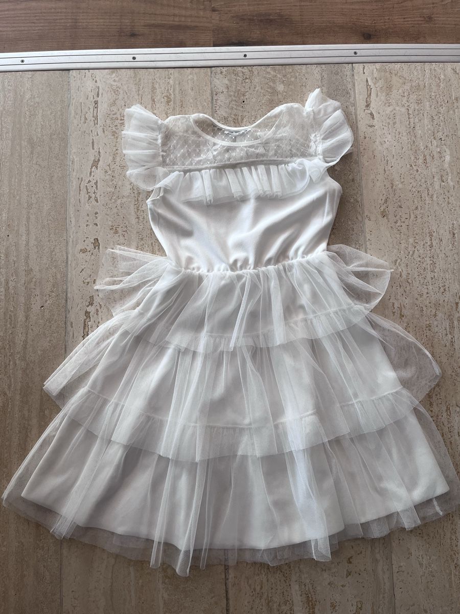 Vestiti & Gonne: Weisses Kleid mit Spitze ca Grösse 122/128 – Usato da Büren SO venduto da nadali85 1