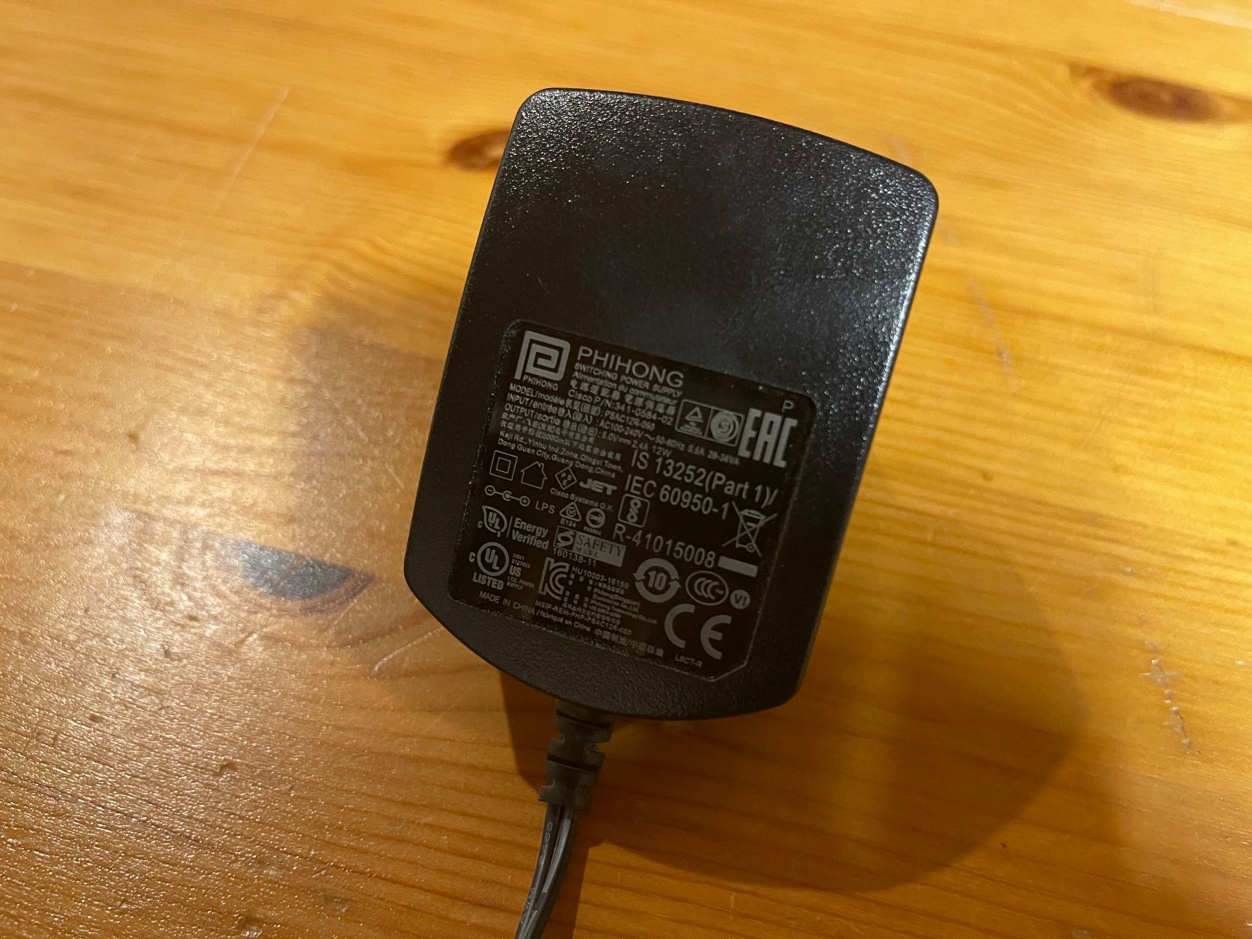 Ladegeräte: Power Adapter (12W) – Gebraucht aus Böbikon von pxtr 1