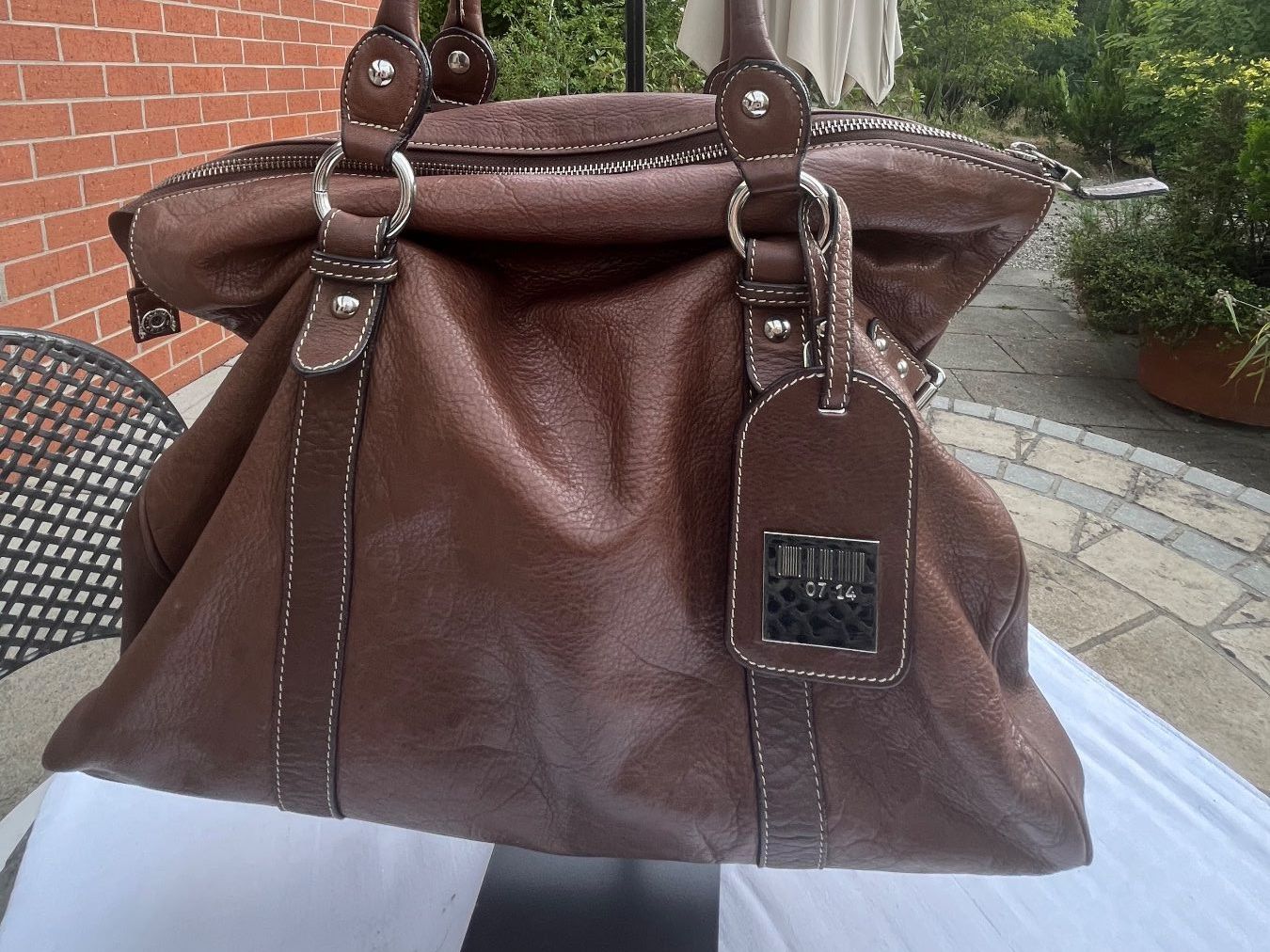 07 14 Sacs femmes: 07 014 Echtleder Handtasche Braun erweiterbar – D'occasion à Bözberg par sojana