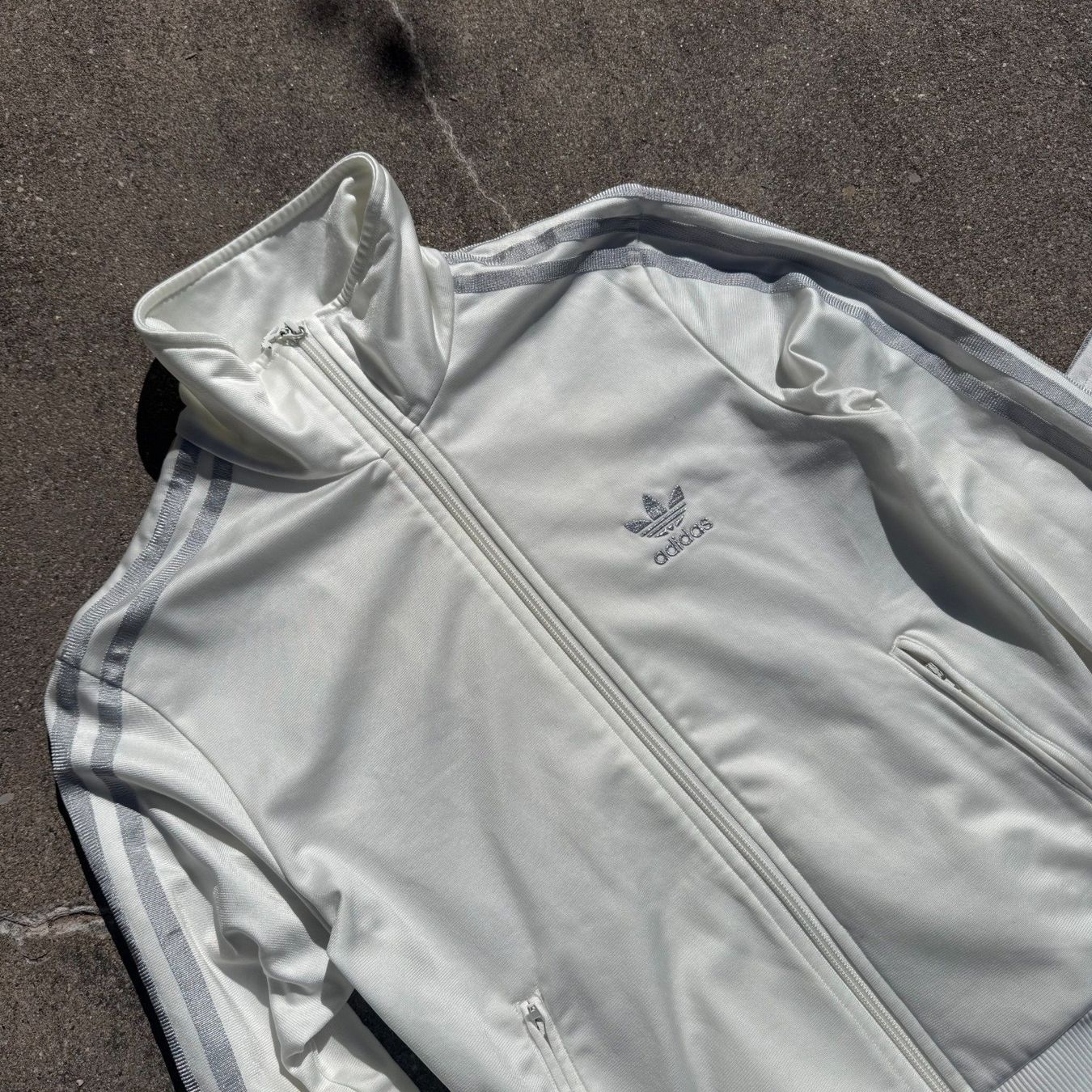 Adidas Completi & Tailleur: Adidas Firebird white Y2K track set – Usato da St. Gallen venduto da sourced_limited 1