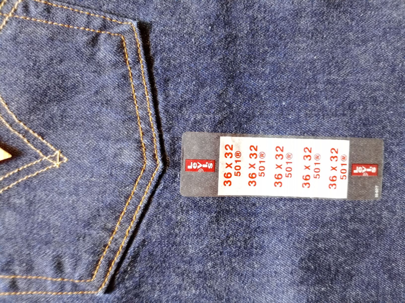 Jeans: Neue Levis Jeans 501 – Nuovo e nell'imballaggio originale da Disentis-Muster venduto da Bix03 4