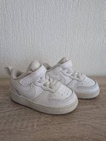 Nike Kinderschuhe Grösse 22, neuwertig