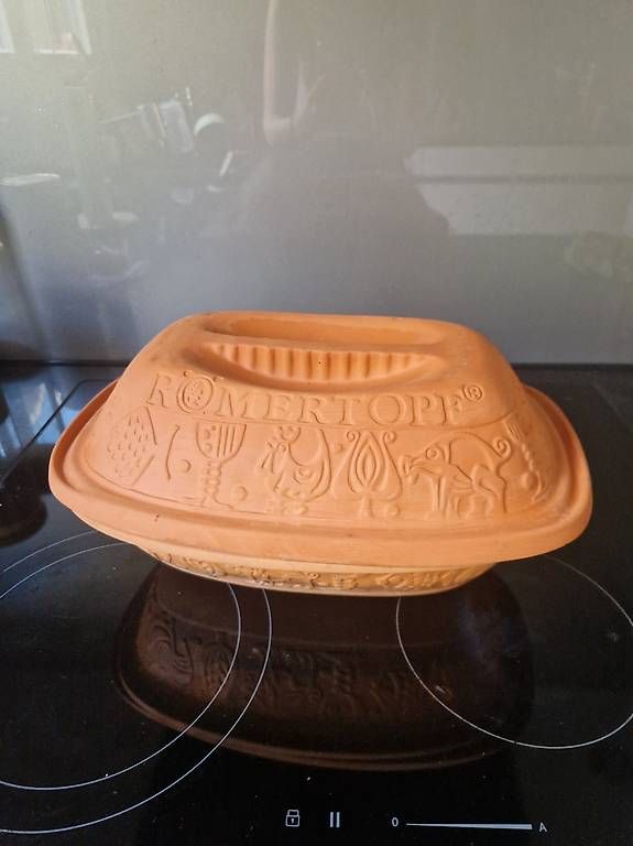 Töpfe: Römertopf, Schmortopf, Bräter – Gebraucht aus Luzern von roe_mk6s