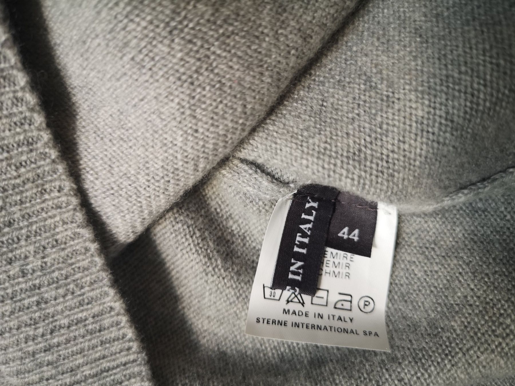 Maglioni & Felpe: Pullover zweifrabig 100% Cashmere Gr. 44 – Usato da Meggen venduto da Bilanz70 1