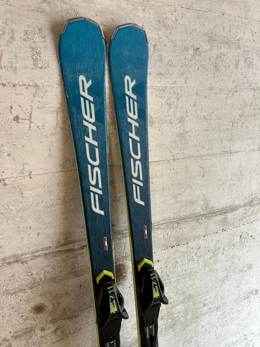Fischer Sci: Fischer Curv Ski 164CM – Usato da Emmenbrücke venduto da karkarkar 1