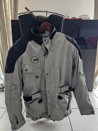 Motorrajacke Yes, Grösse 44, Grau/Schwarz, Top Zustand!