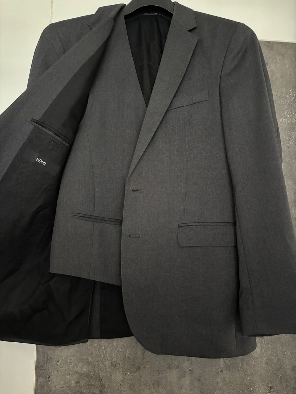 Hugo Boss Anzüge, Sport- & Funktionsanzüge: Herrenanzug – Gebraucht aus Meilen von rem_7xmh