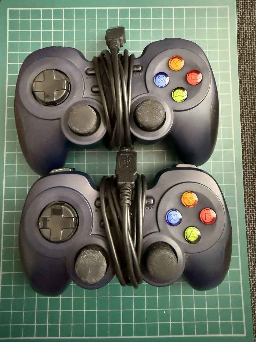 Logitech Controller: 2× Logitech F310 Gamepad – PC Controller – Gebraucht aus Dottikon von bend