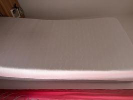 2 Matelas Jysk 90/200 très peu servis