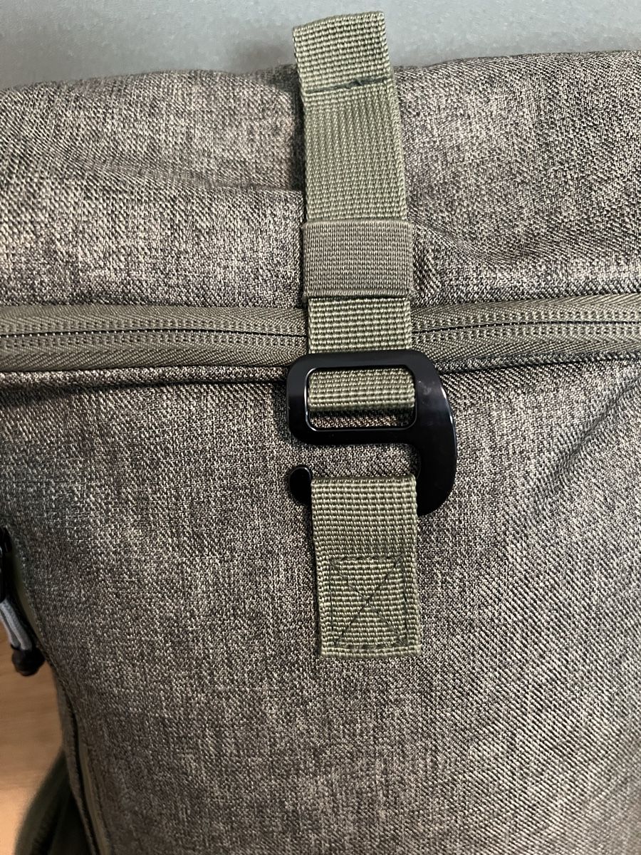 Zaini: Grüner Rolltop-Rucksack, Marke Kenorada – Usato da Winterthur venduto da mel_wy 2