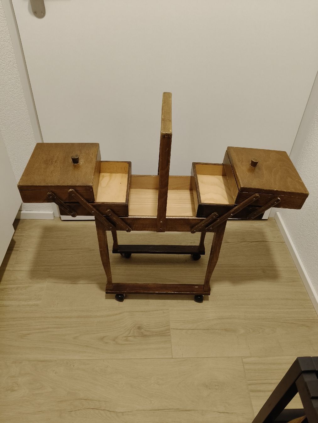 Barattoli: Travailleuse / boîte à couture – Usato da Monthey venduto da lesaffairesdecamille 3