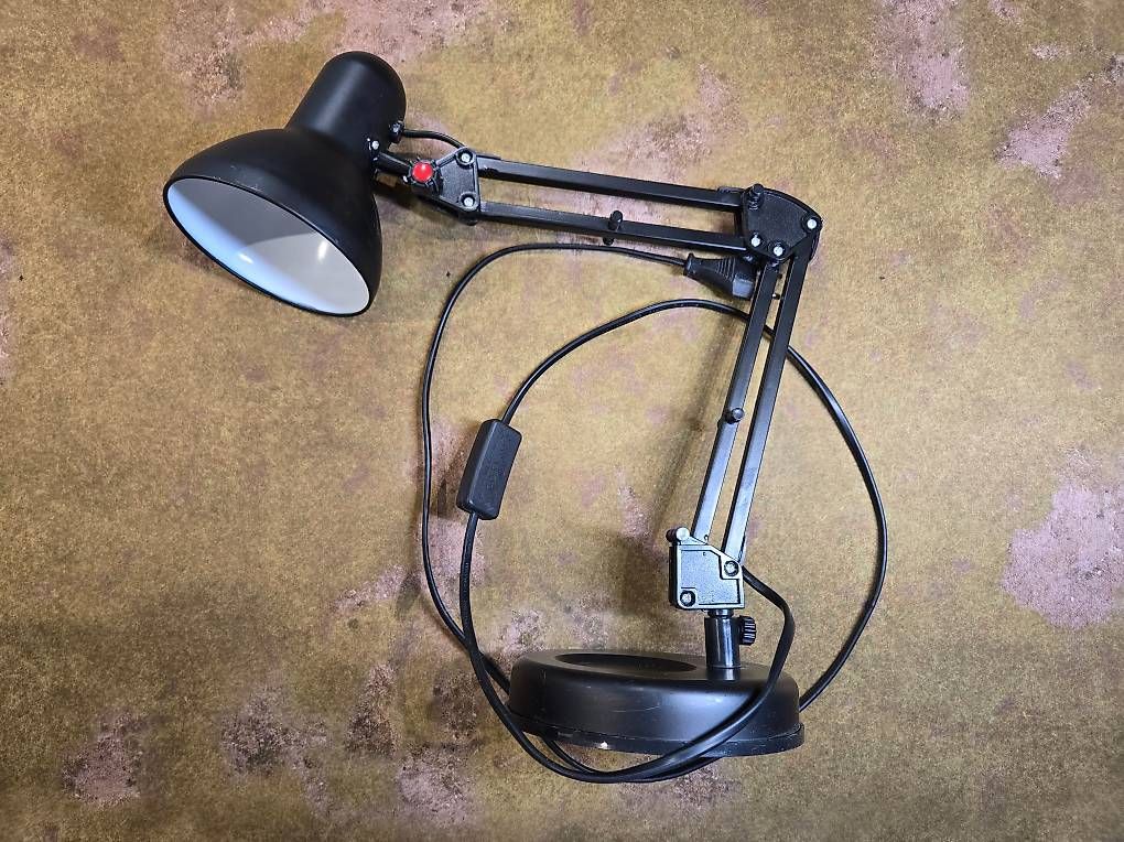 Lampade: Tischlampe höhenverstellbar – Usato da Kloten venduto da Kenneth_Iselin