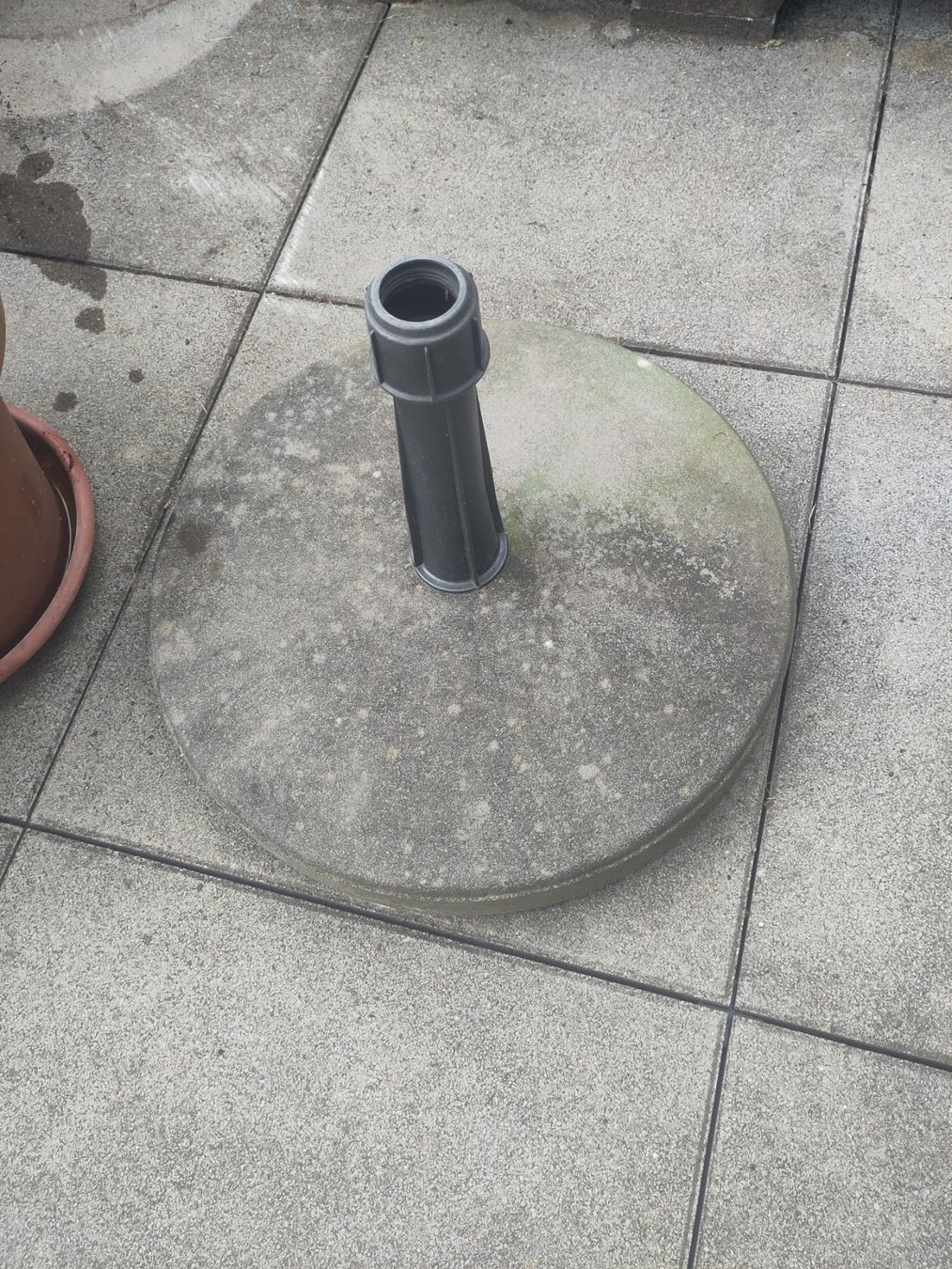 Sonstiges: Sonnenschirmständer - Ikea Lökö (alte Version) – Gebraucht aus Lyss von