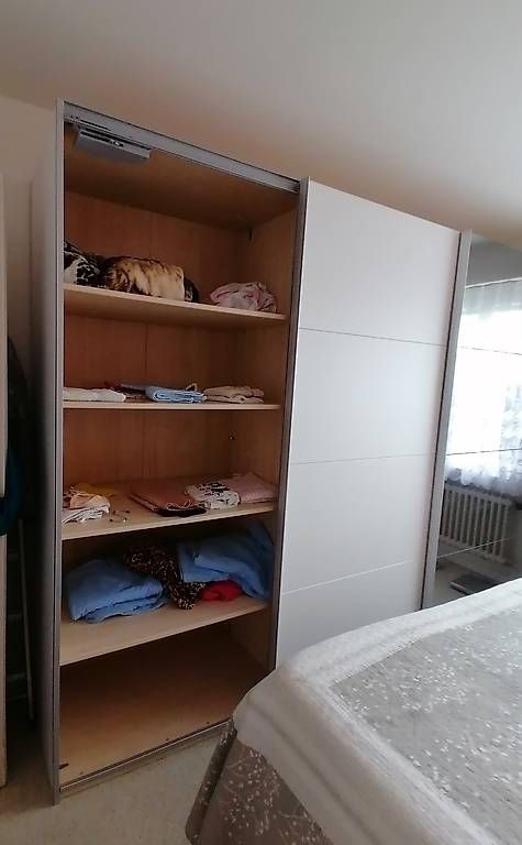 Letti: Schlafzimmer mit Elektro Bett – Usato da Unterengstringen venduto da per_5fxw 4